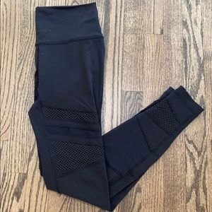 Lululemon black mesh panel leggings